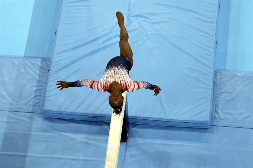 Simone Biles solo participó en la Final de viga de equilibrio.