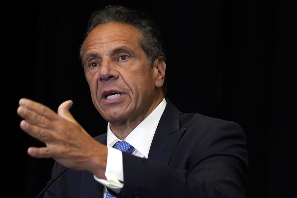 Desde el invierno pasado, Cuomo enfrentó una serie de denuncias de acoso sexual.