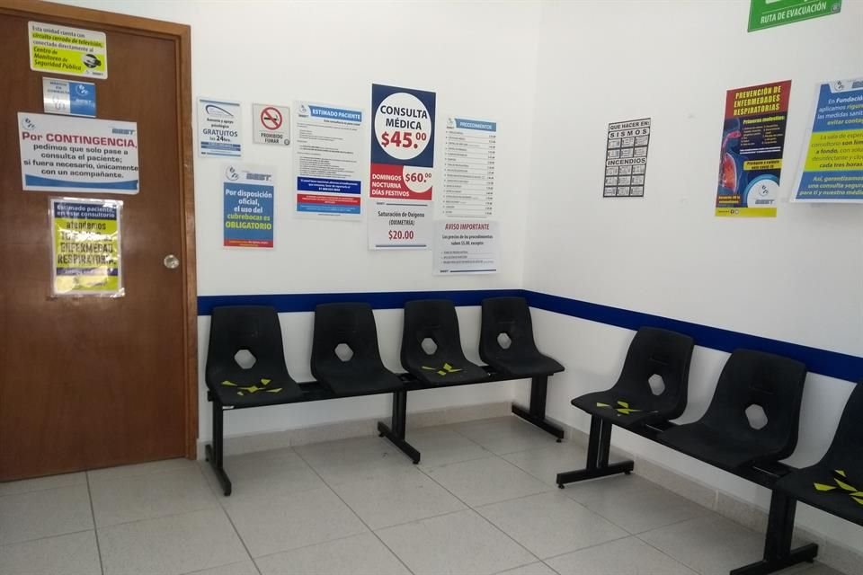 Atender padecmientos o enfermedades menores en farmacias, 'alivia' la saturación de los servicios públicos o privados, señaló la Asociación Nacional de Farmacias de México.