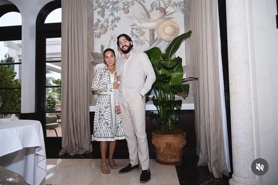Aneliz, la hija mayor de Pepe Aguilar, se comprometió en matrimonio con su novio Rodrigo Castillo.
