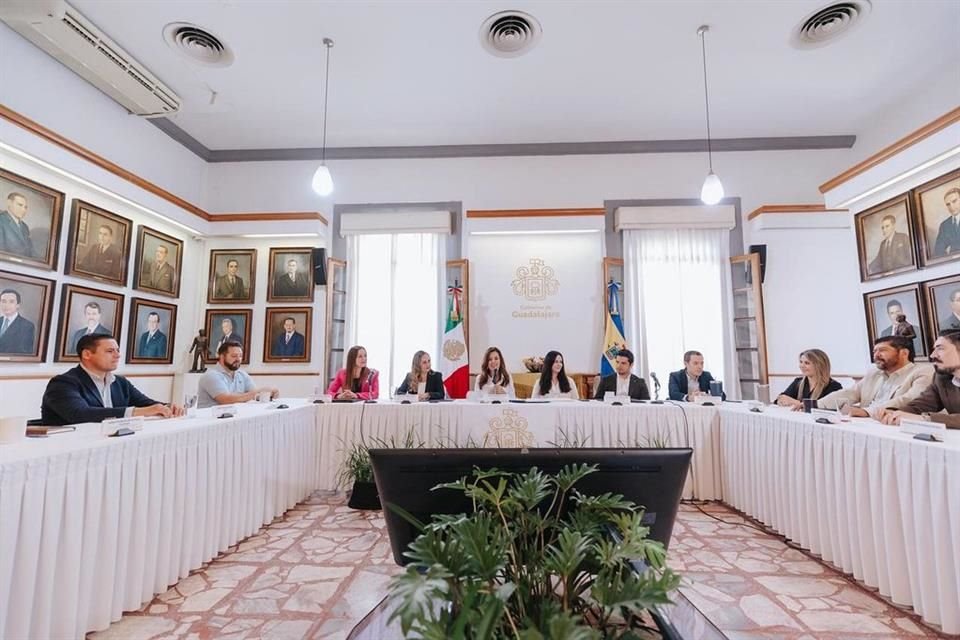 Integrantes de la Comisión de Coordinación Metropolitana.