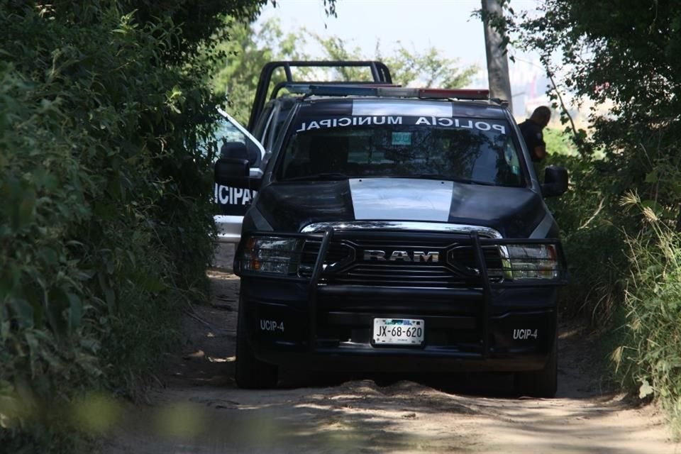 El cadáver de una persona fue hallado en un canal de riego de un terreno ubicado cerca de la Colonia La Tijera, en Tlaquepaque.