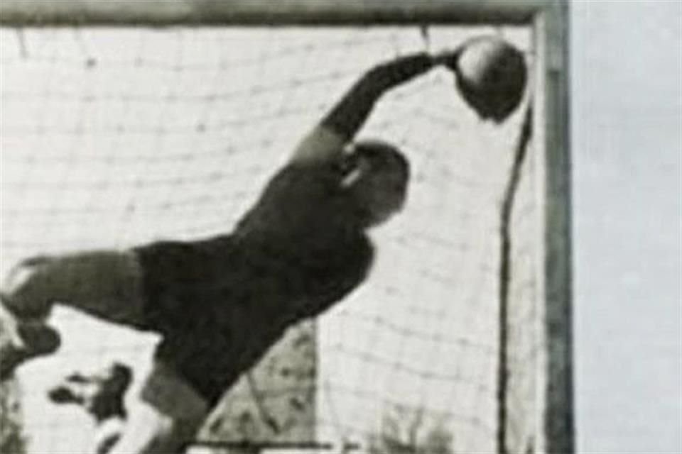 Al retirarse del futbol, Winston Coe se quedó a radicar en Buenos Aires, y falleció un 8 de agosto de 1951.