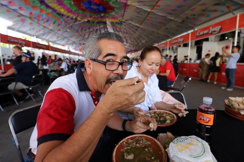 Comensales degustaron diferentes recetas del manjar jalisciense.