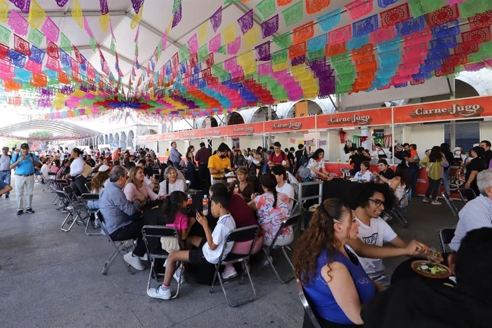 El festejo sobre Paseo Alcalde.