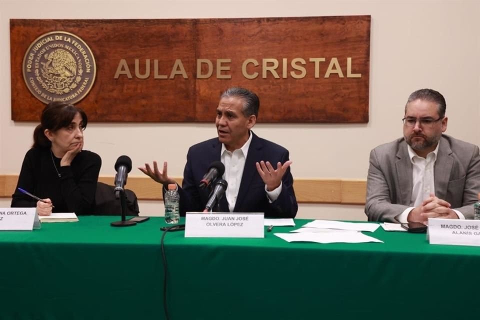 En la primera conferencia 'contramañanera', el Magistrado Juan José Olvera López informó que el juez de control no rechazó ni negó las aprehensiones.