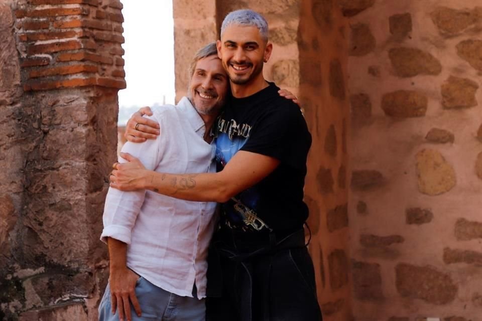 Andrés Baiz y Alejandro Speitzer, del filme 'Pimpinero Sangre y Gasolina', ofrecieron conferencia de prensa para hablar de la historia.