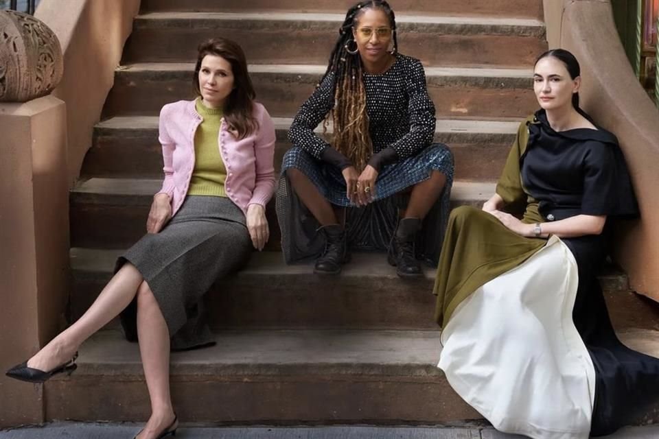 Dasha Zhukova, Sade Lythcott y Frida Escobedo posan para la fotógrafa Annie Leibovitz, en Vogue Magazine.