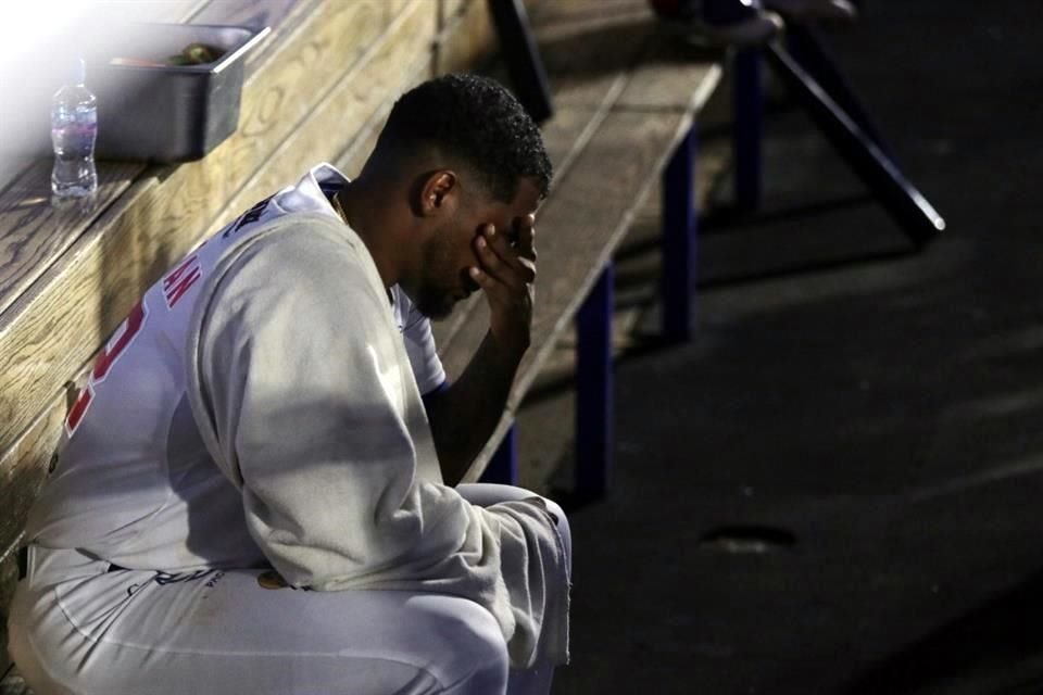 Julio Teherán cargó con al derrota al permitir 9 imparables y 9 carreras.