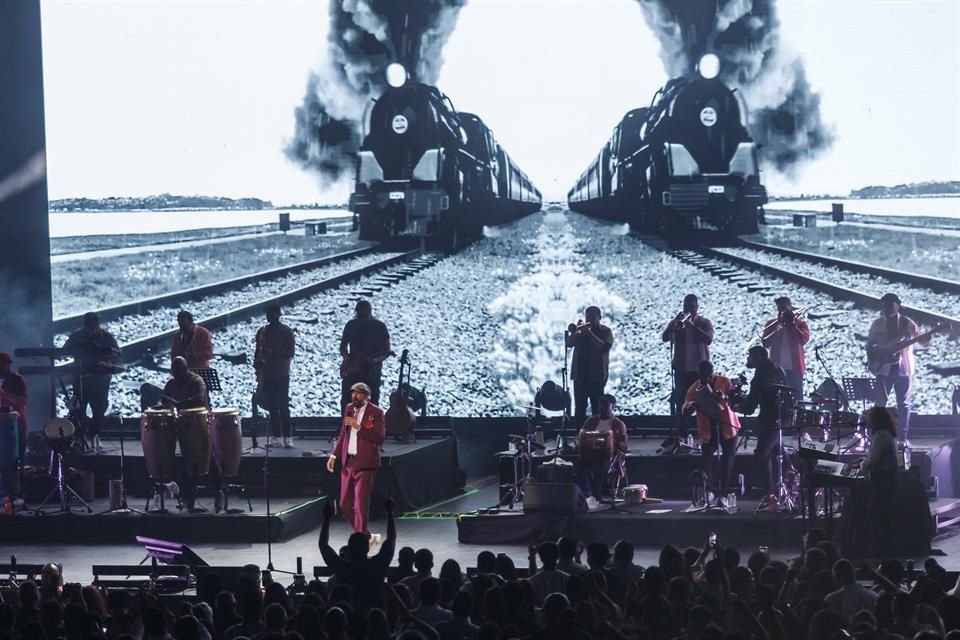 Juan Luis Guerra hizo vibrar el Auditorio Telmex con sus más grandes éxitos.