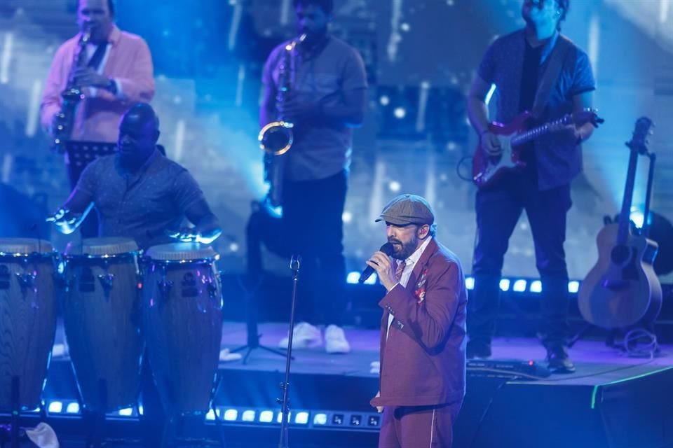 Juan Luis Guerra hizo vibrar el Auditorio Telmex con sus más grandes éxitos.