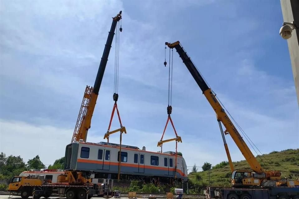 Los trenes que formarán parte de la Línea 4 del Tren Ligero, ya están en camino.