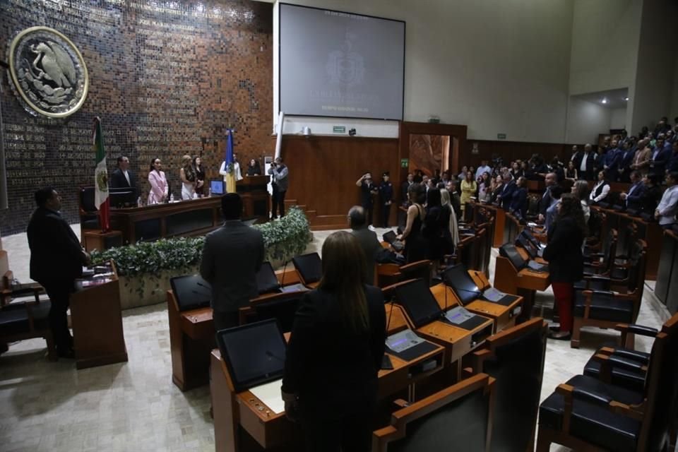 Sesión de informe del Congreso de Jalisco, donde despiden a la Legislatura 63.