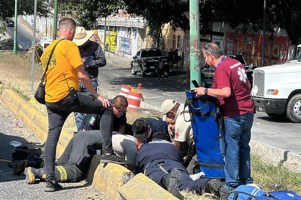 El bombero fue parte del personal que ayudó a salvar al bebé, tras un choque en Lázaro Cárdenas.