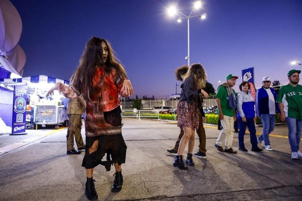 Hubo 'invasión zombie' en el Estadio Panamericano.