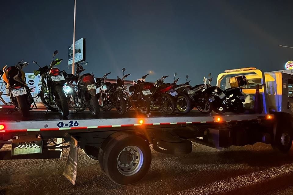 Un operativo de revisión en la llamada 'Rodada del Terror', dejó como saldo 53 motocicletas retendidas, por no contar con documentos.