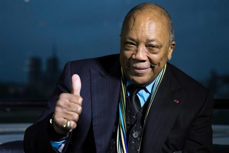 Quincy Jones fue trompetista, director de banda, arreglista, compositor y productor, y consiguió 27 premios Grammy.