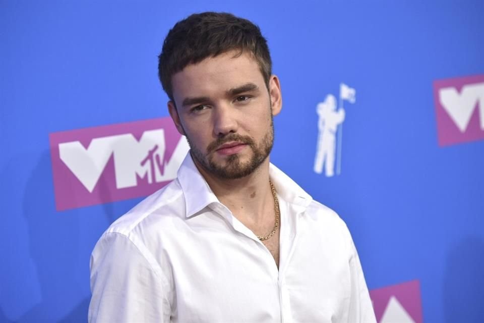 La policía de Buenos Aires realizó nuevos allanamientos en el caso de Liam Payne, investigando la venta de drogas y posibles complicidades.