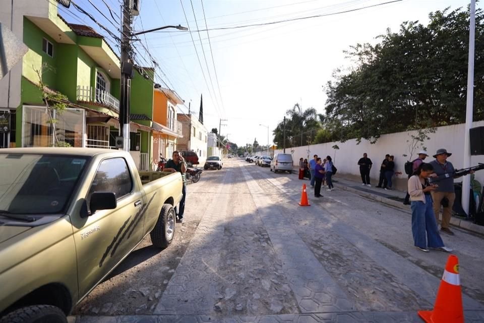 Inauguración de la Calle San Isidro, en la Colonia El Campanario de Zapopan, con una garantía de durabilidad de 30 años.