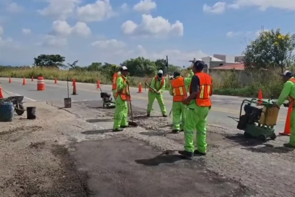Con el plan carretero se busca atender 4 mil 322 kilómetros de longitud de la red troncal de carreteras del País.