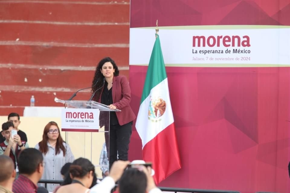 Militantes de Morena en Jalisco recibieron esta tarde a Luisa María Alcalde y Andrés Manuel 'Andy' López Beltrán en un ambiente caldeado por rencillas y divisionismo.