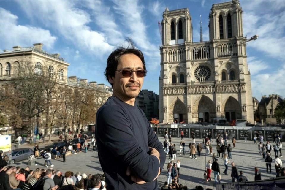 Cinco años después del incendio en Notre Dame, Itaru Sekiguchi realiza minuciosos ajustes para que el gran órgano de la catedral parisina recupere su timbre original.