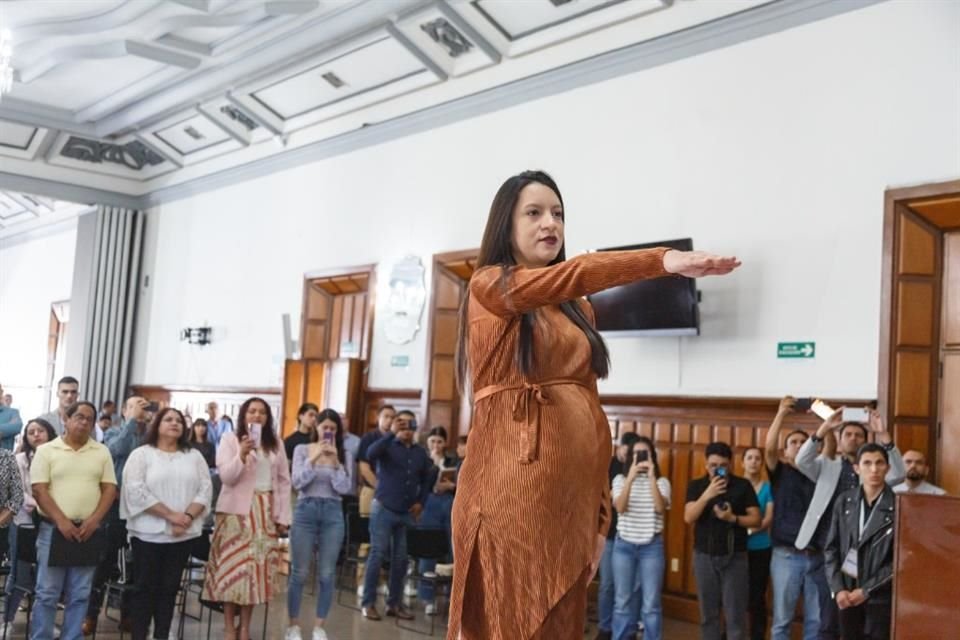 Toma de protesta de Alejandra Guadalupe Hernández Santillán en la Contraloría ciudadana del Ayuntamiento de Guadalajara.