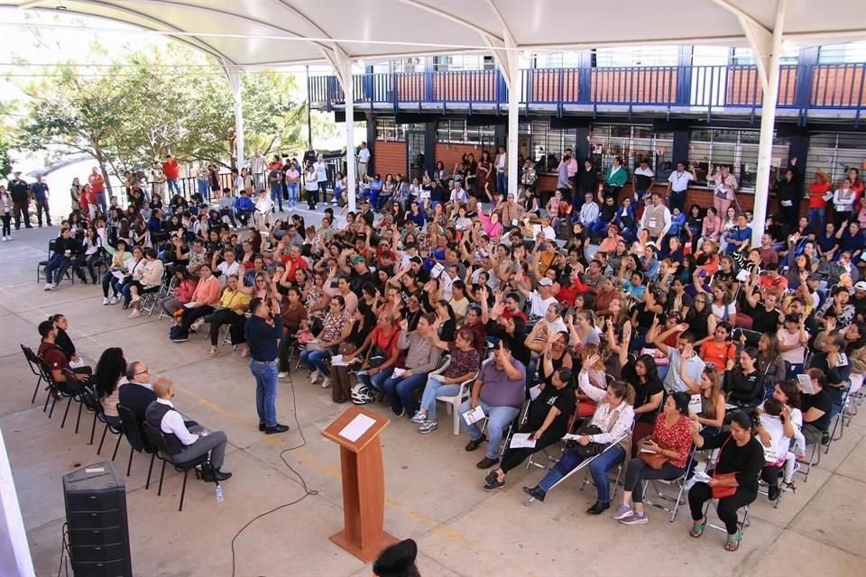 La semana pasada se realizaron asambleas informativas en secundarias de Zapopan.