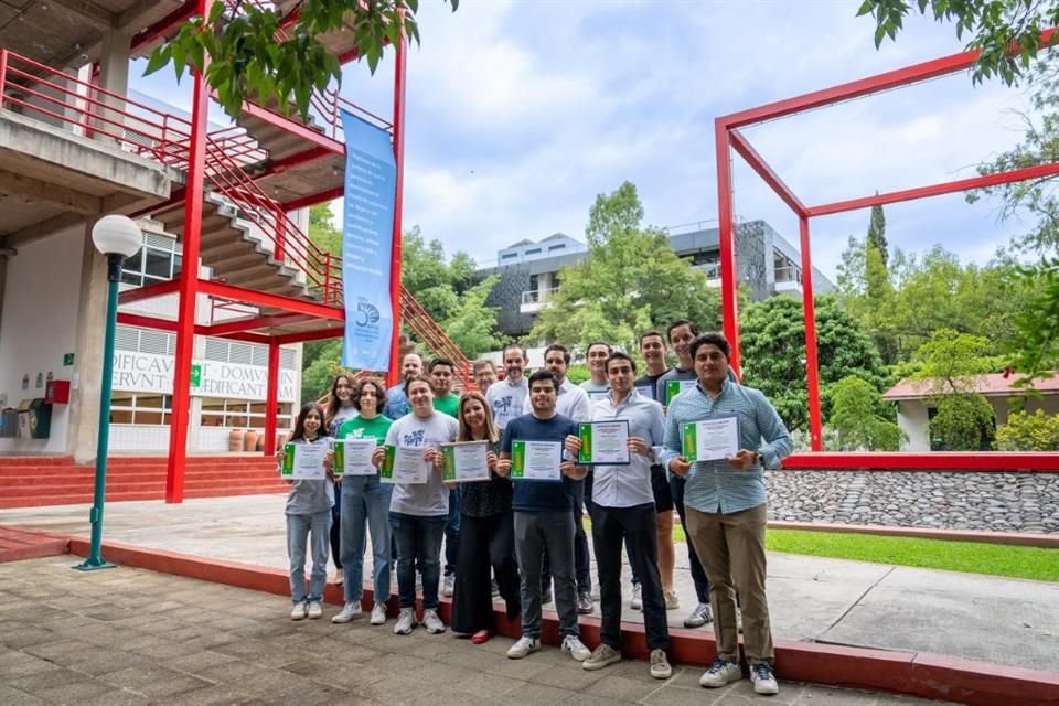 Con una propuesta para mejorar la calidad de vida de vecinos de Analco, alumnos y maestros del ITESO ganaron un premio internacional.