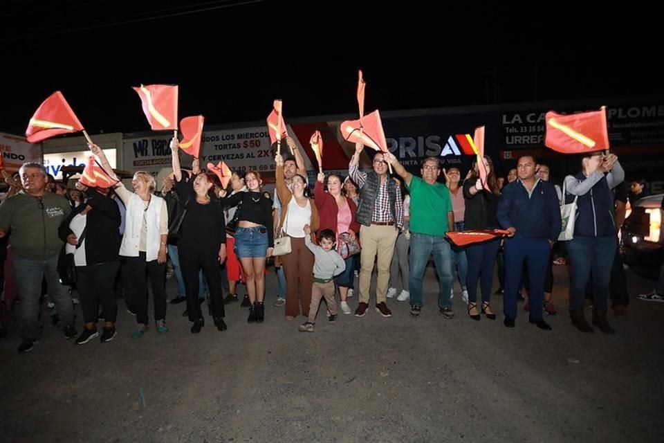 Tlajomulco inició en el corredor López Mateos Sur con el programa nocturno de limpieza y mantenimiento de camellones y vialidades saturadas.