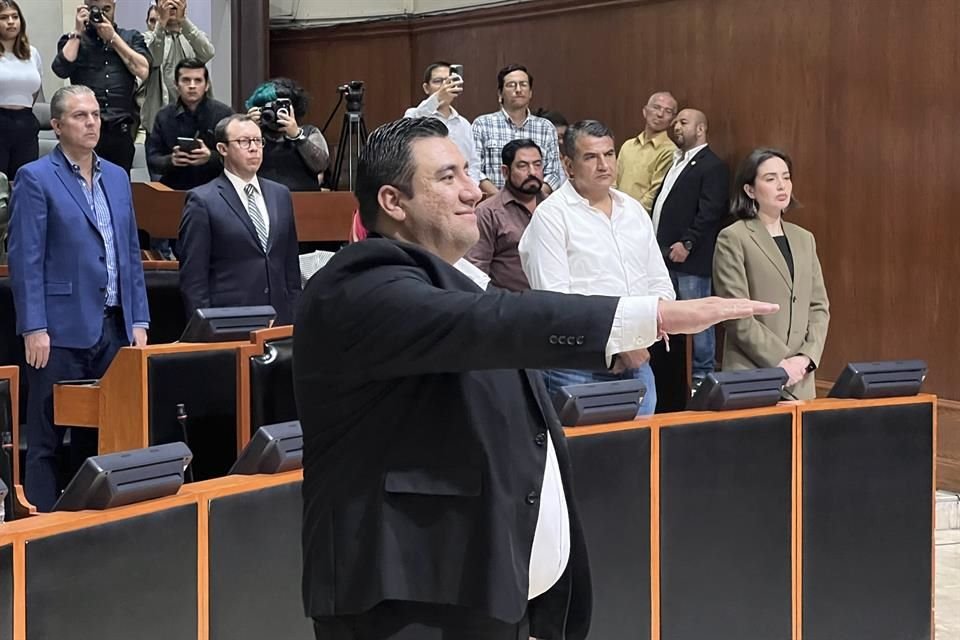 Eduardo Fabián Martínez Lomelí fue ratificado como secretario general del Congreso de Jalisco, sin el respaldo de la bancada de Futuro.