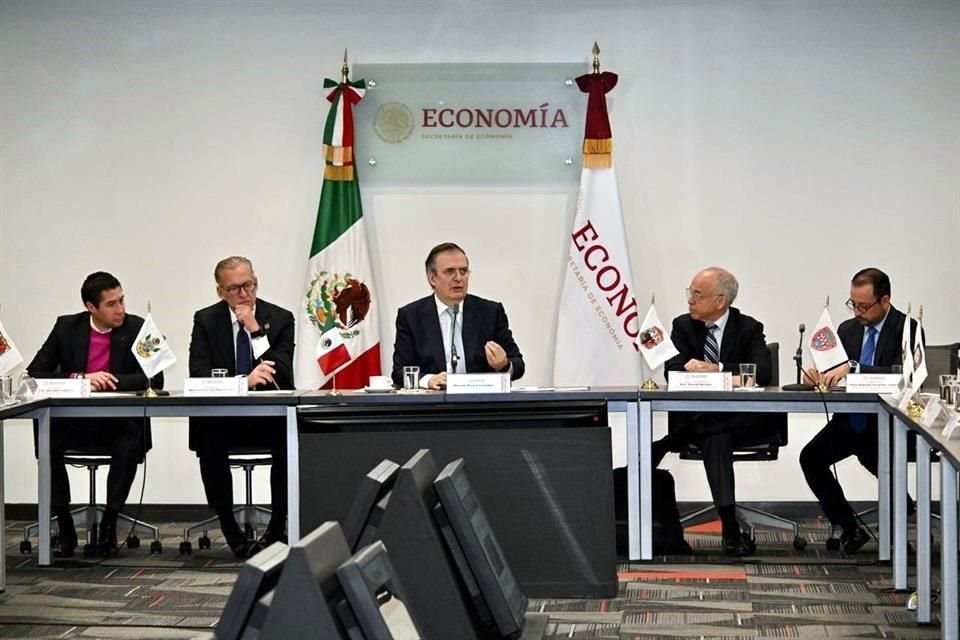 Ebrard explicó que una de las misiones de la presidenta Claudia Sheinbaum ha encomendado a la SE es la de impulsar el desarrollo económico e industrial de las regiones geográficas del País.