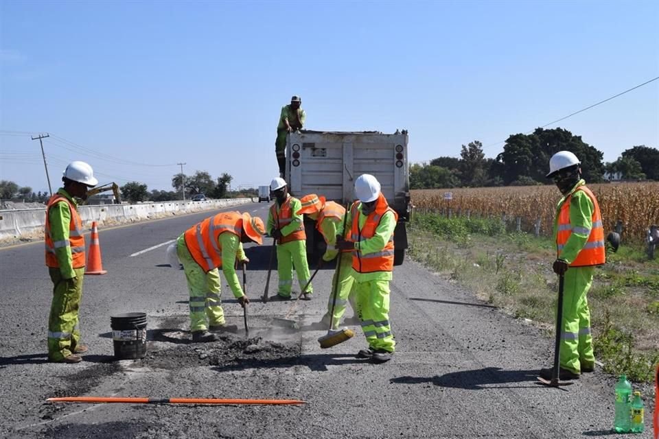 Centro de la Secretaría de Infraestructura, Comunicaciones y Transportes en Jalisco inició programa para bachear vías federales en el Estado.