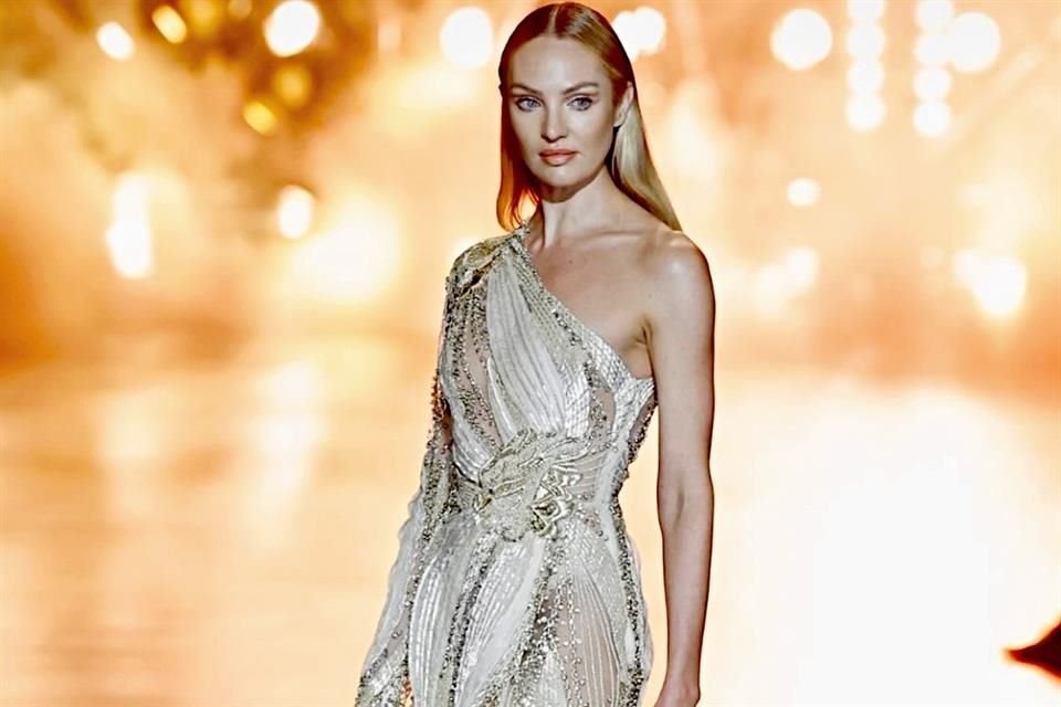 Otra modelo que lució radiante fue Candice Swanepoel.