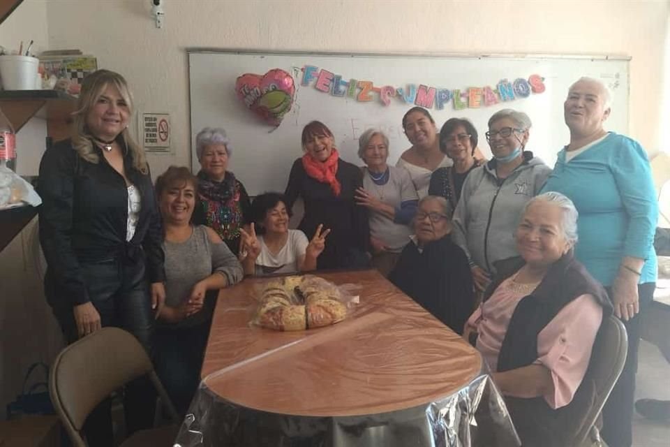 Iniciaron con sesiones con cafecito, pero después de volvió un  espacio de autogestión para satisfacer distintas necesidades de la comunidad.