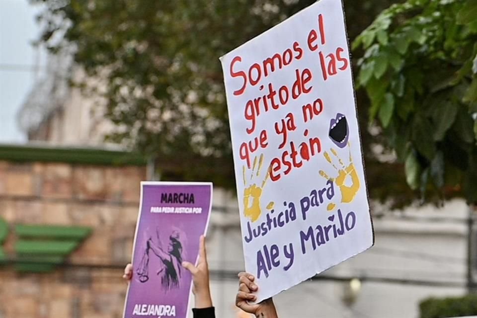 Mujeres se manifiestan para exigir justicia por los feminicidios de Alejandra y su bebé María José