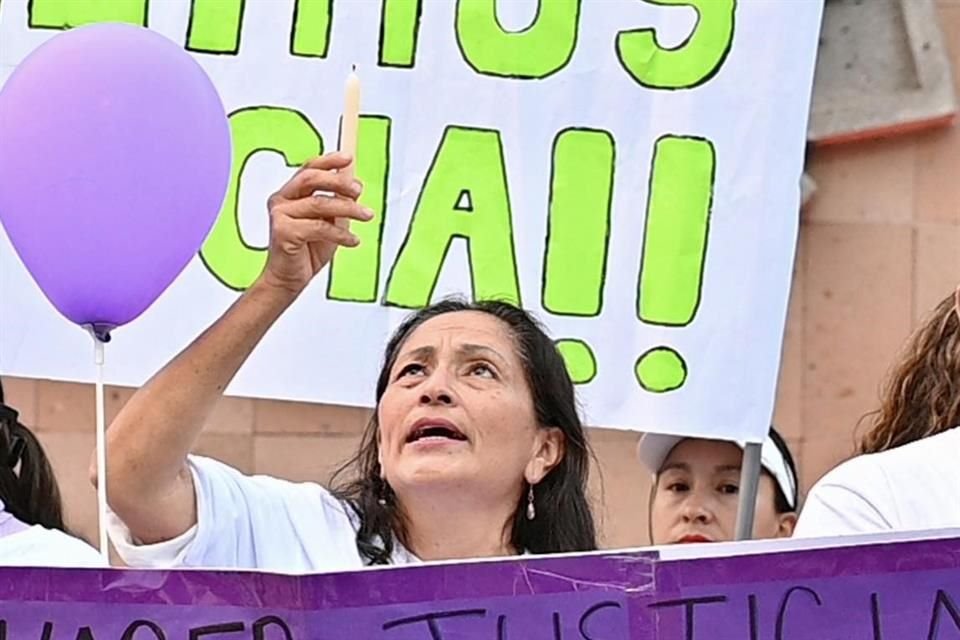 Mujeres se manifiestan para exigir justicia por los feminicidios de Alejandra y su bebé María José