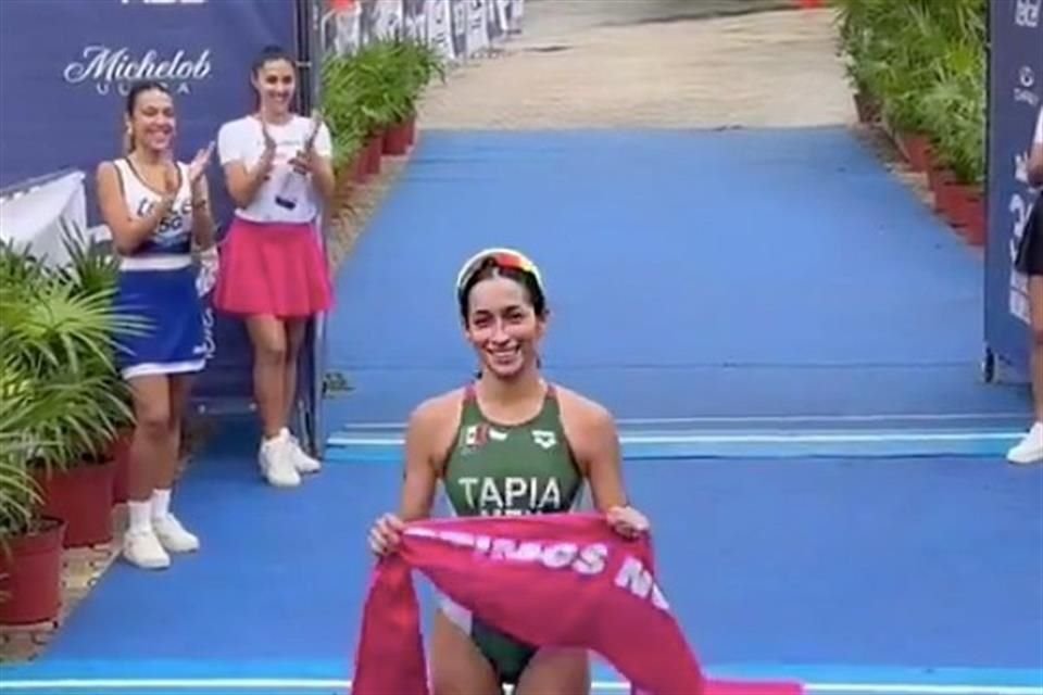 Rosa María Tapia, triatleta ganadora del Campeonato Nacional.