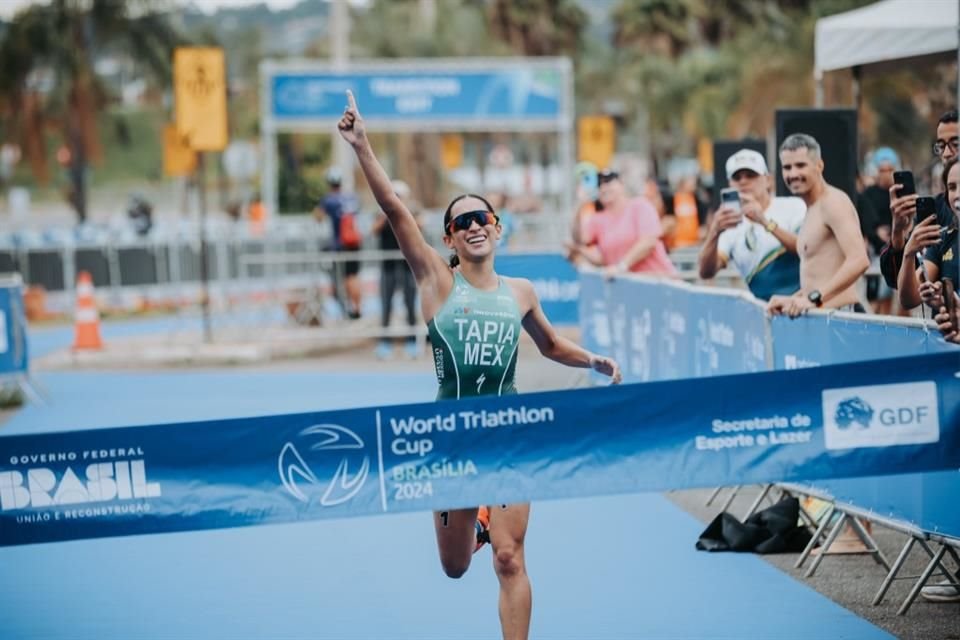 Rosa María Tapia, triatleta ganadora del Campeonato Nacional.