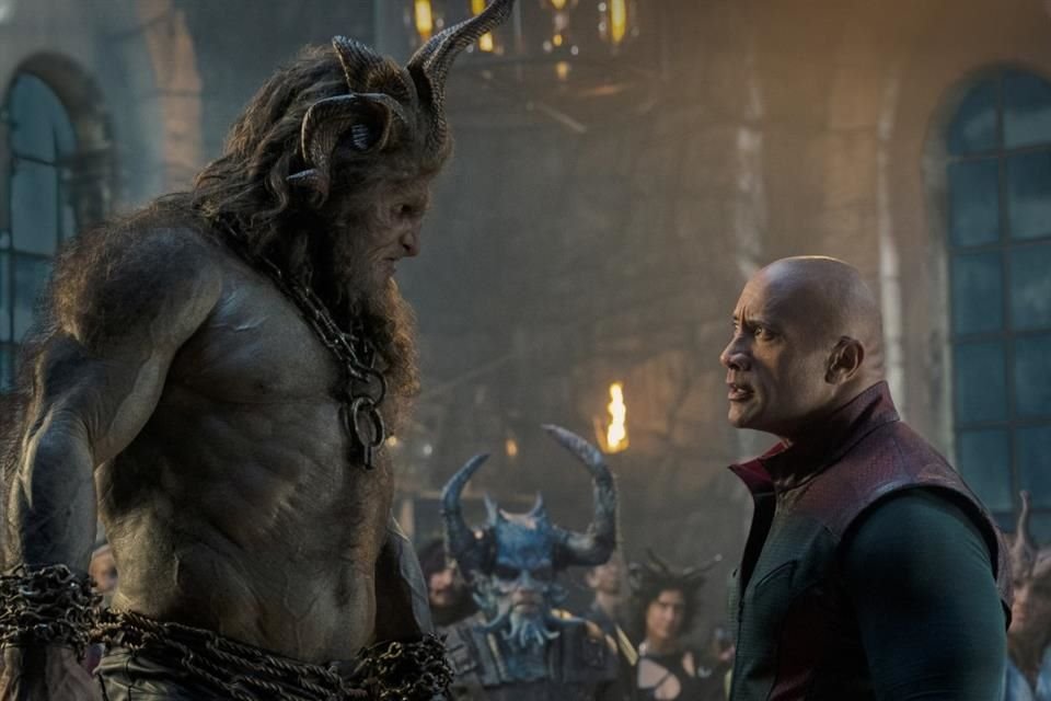 La película, en la que Johnson interpreta al guardaespaldas de Santa Claus, fue originalmente diseñada para ir directamente a streaming.