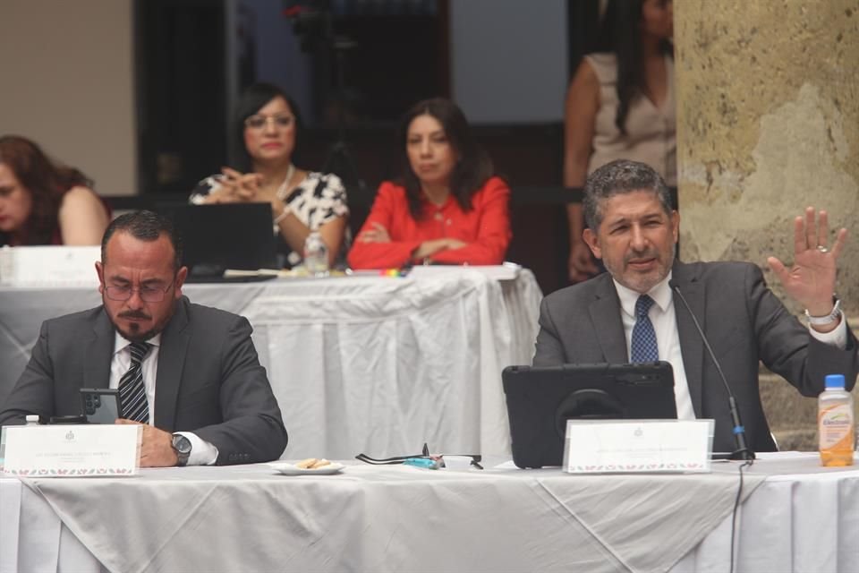 Juan Carlos Flores Miramontes, titular de Educacion Jalisco, fue cuestionado por legisladores, tras pronunciarse en contra de la despenalización del aborto.