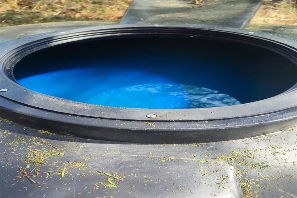 Autoridades encontraron más de 7 mil litros de hidrocarburo y cuatro mangueras conectadas ilegalmente al ducto Guadalajara-Salamanca.