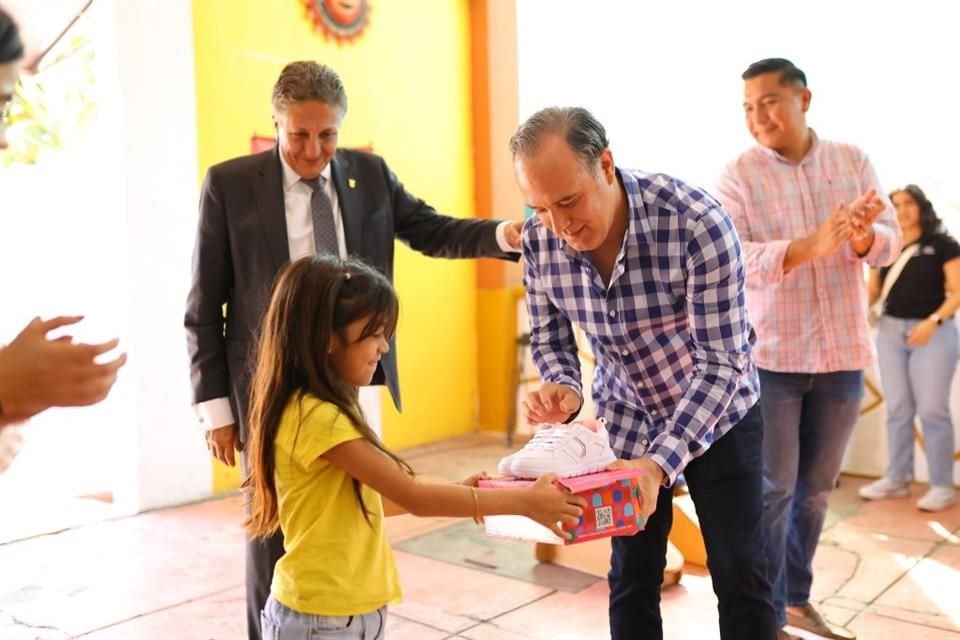 En la entrega participó Alejandro Morales, como representante de la empresa.