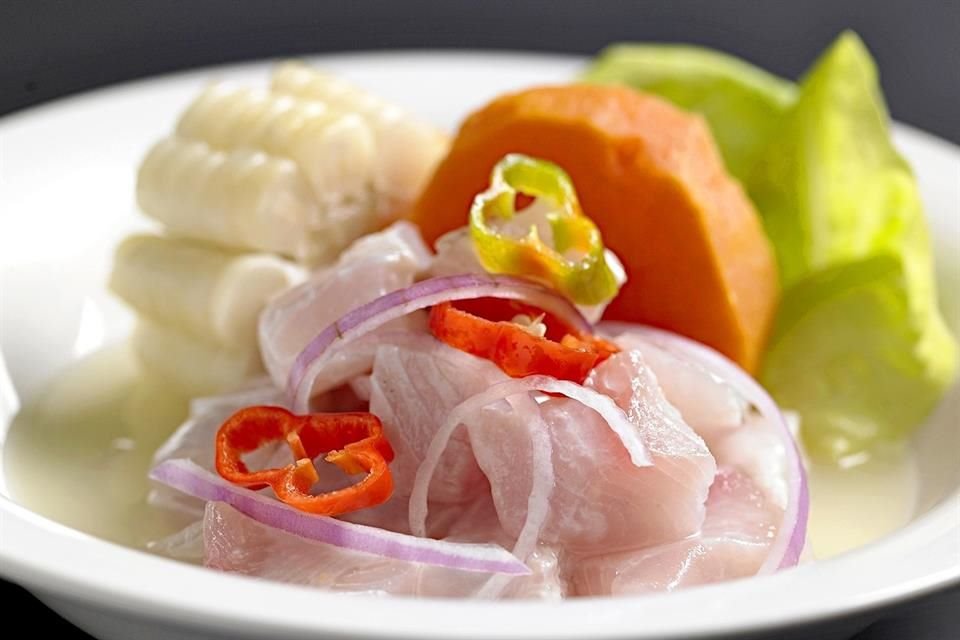 Ceviche clásico peruano.