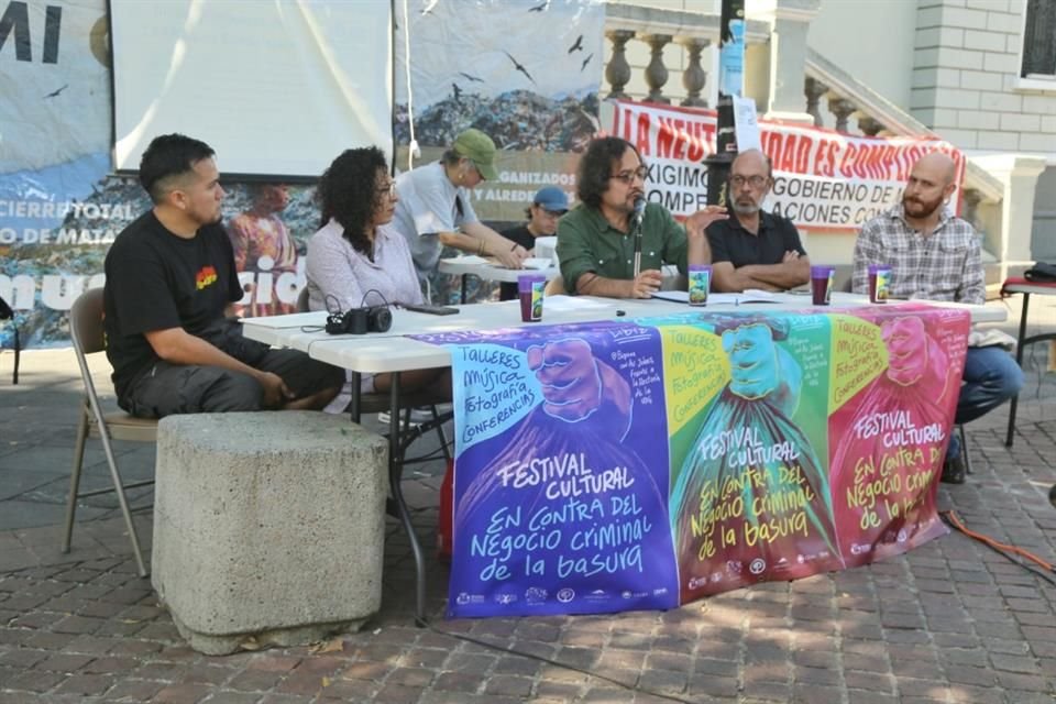 En la Rambla Cataluña, a un costado del Paraninfo, fue el espacio donde ocurrió el evento a partir de las 12:00 horas.