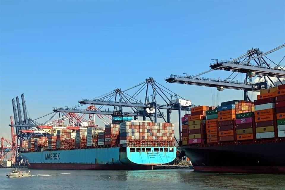 Door een werkonderbreking door werknemers van de douane van Manzanillo ontstonden logistieke achterstanden die konden oplopen tot $ 150 miljoen.