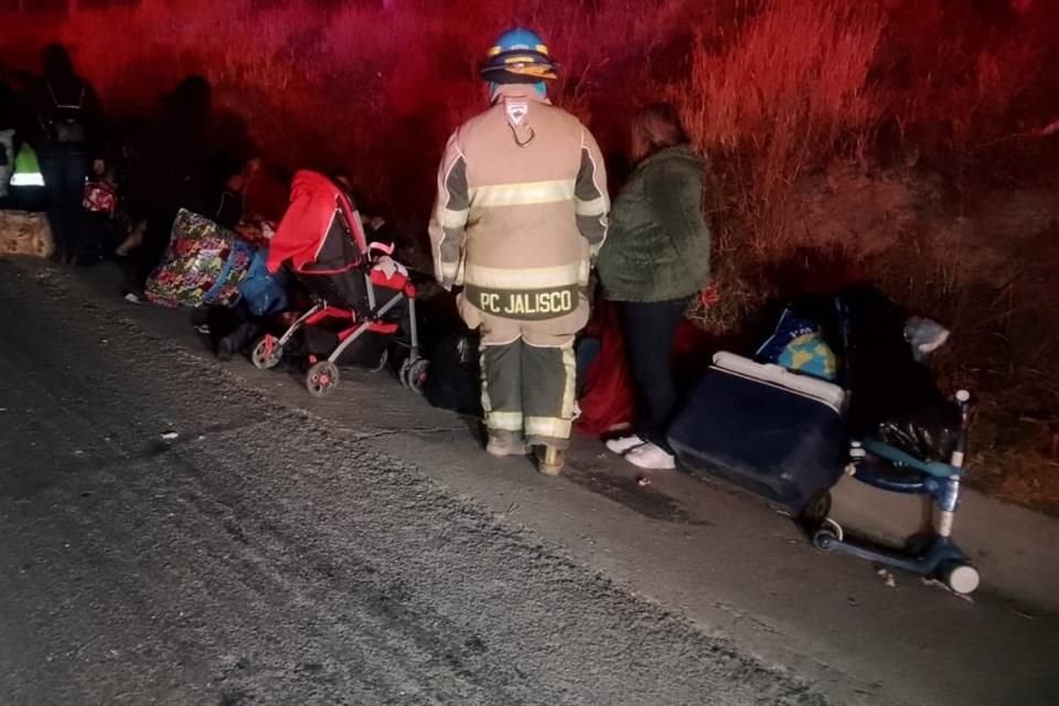 Elementos de la Comandancia Regional San Juan de los Lagos, de la Unidad Estatal de Protección Civil y Bomberos Jalisco, se movilizaron al sitio.