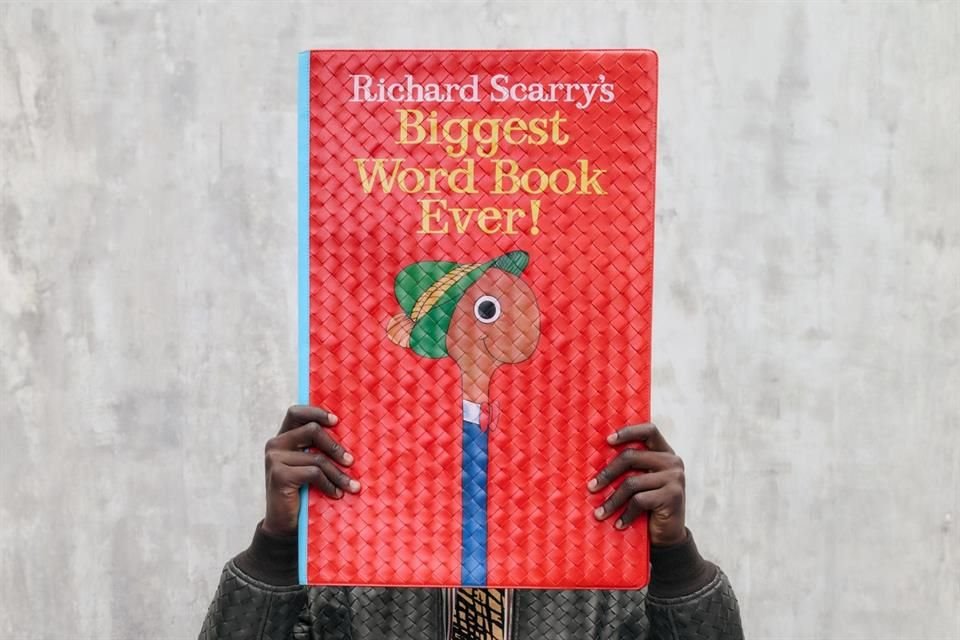 Bottega Veneta se puso muy nostálgica con su nueva colección cápsula, inspirada en la obra del autor e ilustrador infantil Richard Scarry.