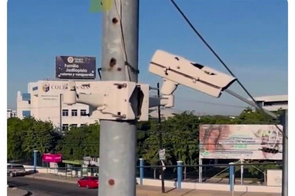 El Gobierno estatal reportó que esta madrugada fueron vandalizadas al menos 65 cámaras de videovigilancia en 27 puntos de Culiacán.