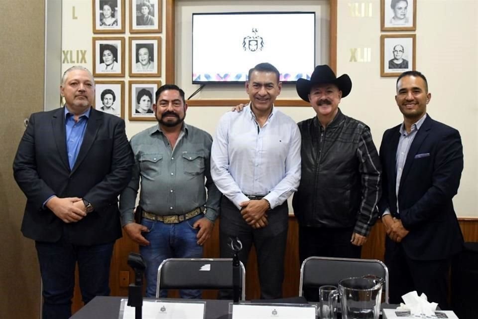 José Aurelio Fonseca (de izq. a der.), Martín Franco, Salvador Zamora, Sergio Miguel Martín y Marco Tulio Moya.